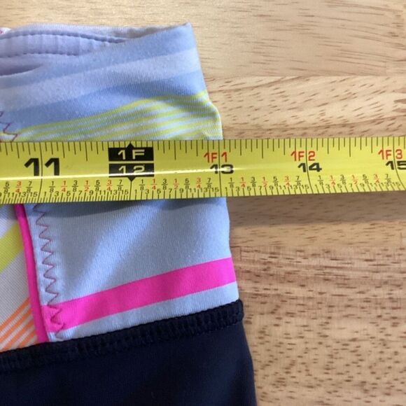 Ladies Lululemon 3/4 Length  Leggings‎ medium - Picture 6 of 7